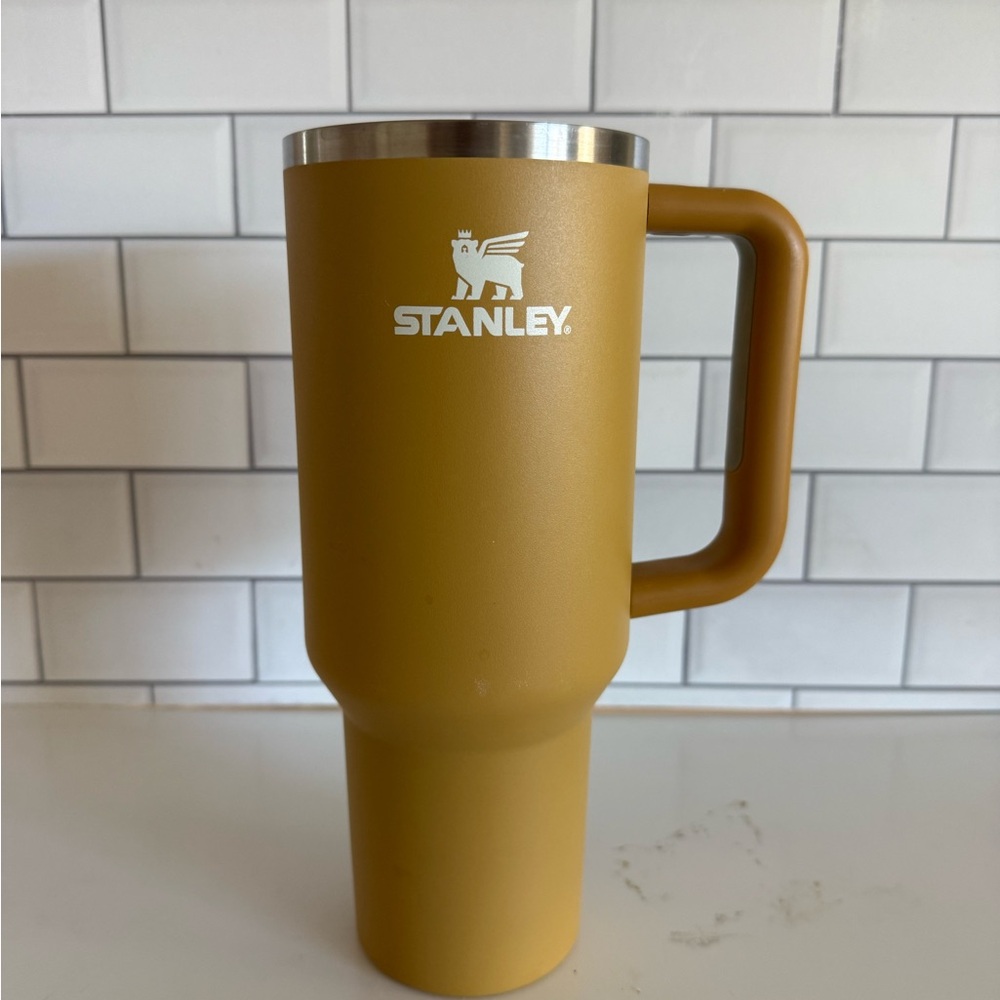 Stanley Classic Mustard Travel Mug